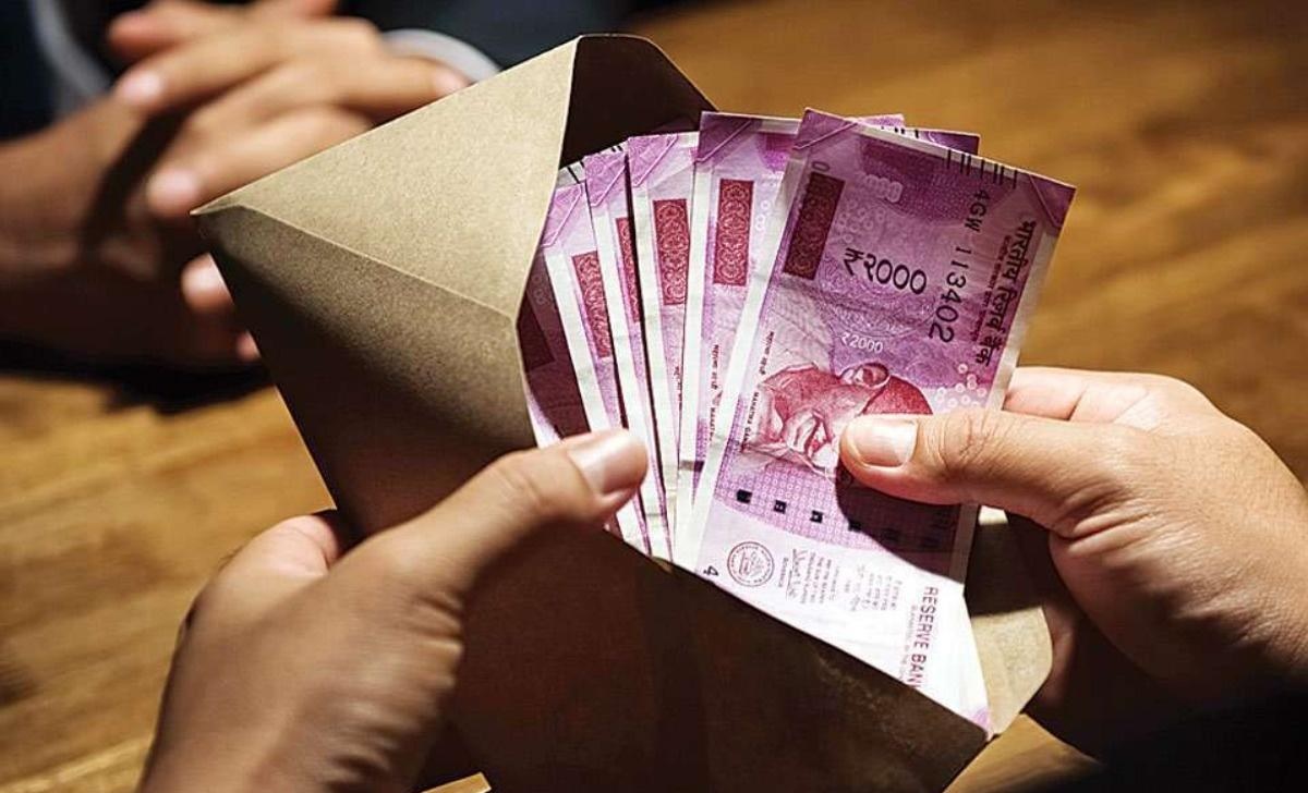 Photo of वेतन बढ़ोत्तरी के मामले में सरकारी विभागो में कार्यरत आउटसोर्स कर्मियों के साथ सौतेला व्यवहार