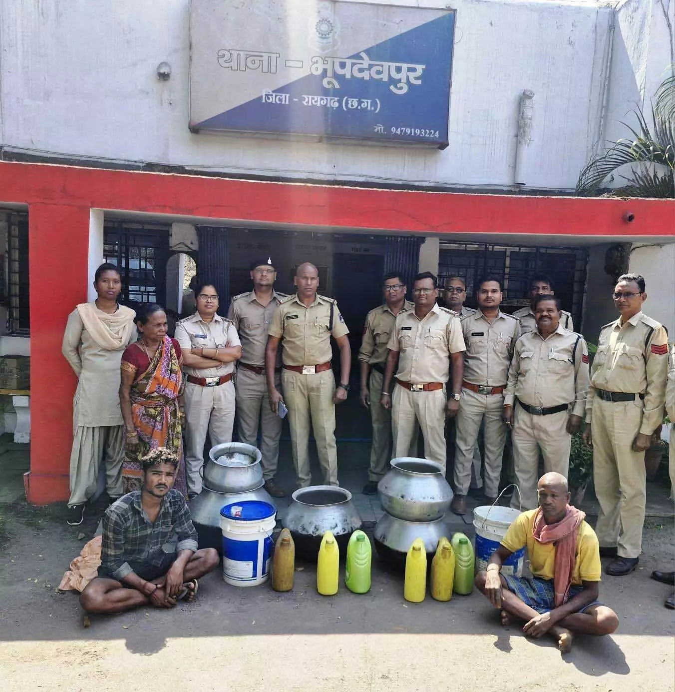 Photo of रायगढ़: भूपदेवपुर पुलिस और आबकारी विभाग की संयुक्त कार्रवाई, अवैध शराब के खिलाफ