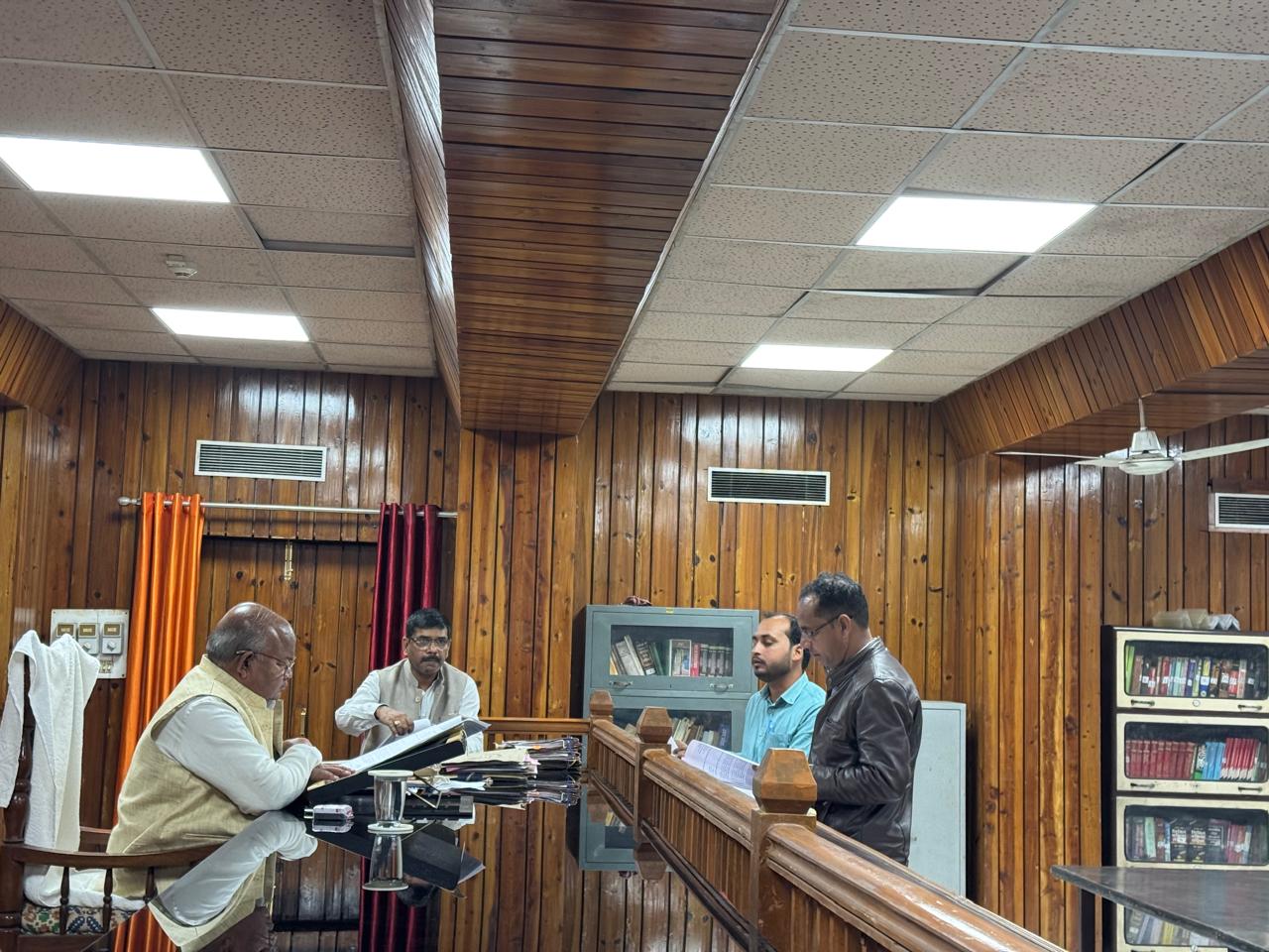 Photo of पिछड़ा वर्ग आयोग अध्यक्ष राजेश वर्मा ने जनशिकायतों पर की सुनवाई, दोषियों पर होगी कड़ी कार्रवाई