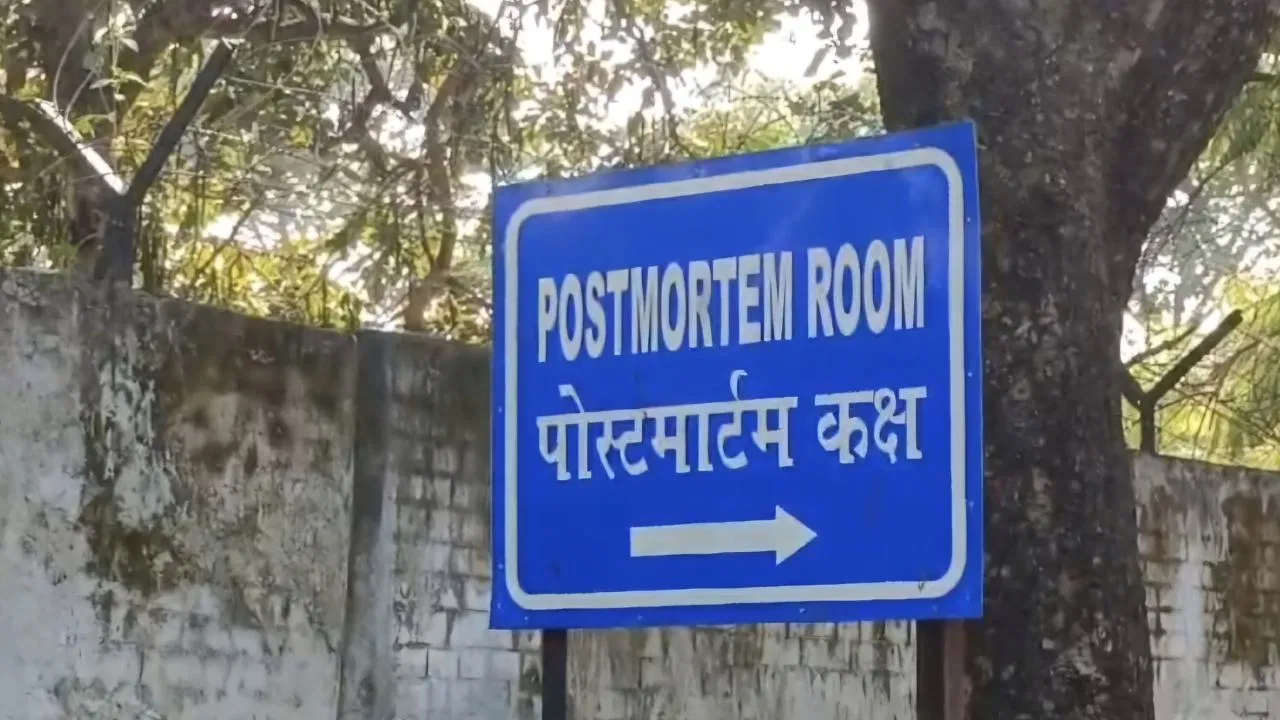 Photo of लाश देगी गवाही? कब्र में दफन महिला का शव निकाला गया, दहेज हत्या का आरोप