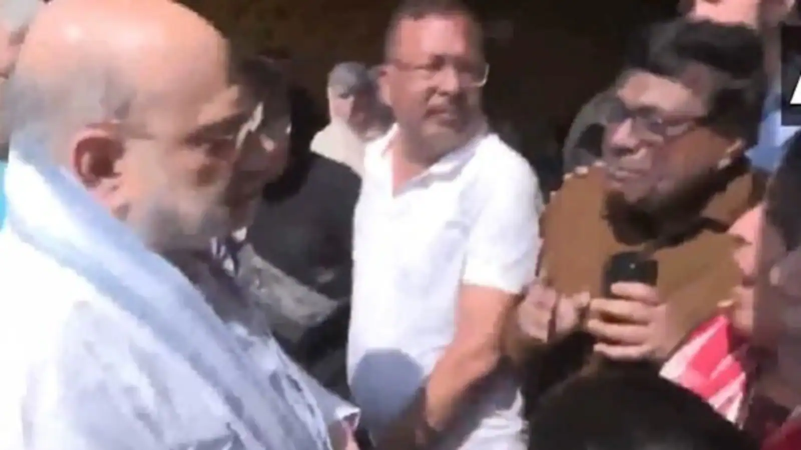 Photo of पहलगाम आतंकी हमला: अमित शाह ने दी श्रद्धांजलि, परिजन बोले – हमें न्याय चाहिए