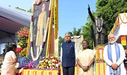 Photo of डॉ. भीमराव अंबेडकर की 135वीं जयंती पर राष्ट्र ने दी श्रद्धांजलि