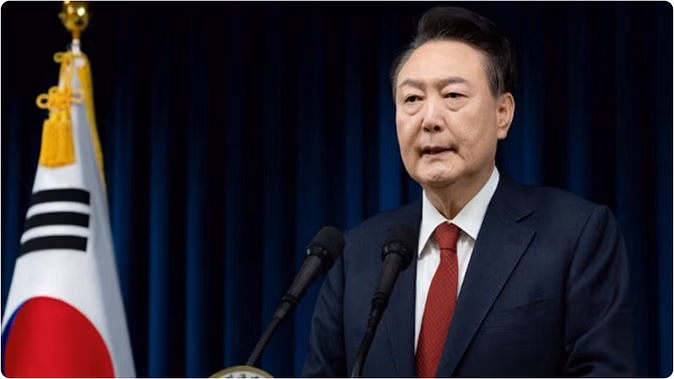 Photo of South Korea: मार्शल लॉ लागू करने के लिए राष्ट्रपति यून सुक योल को पद से हटाया गया