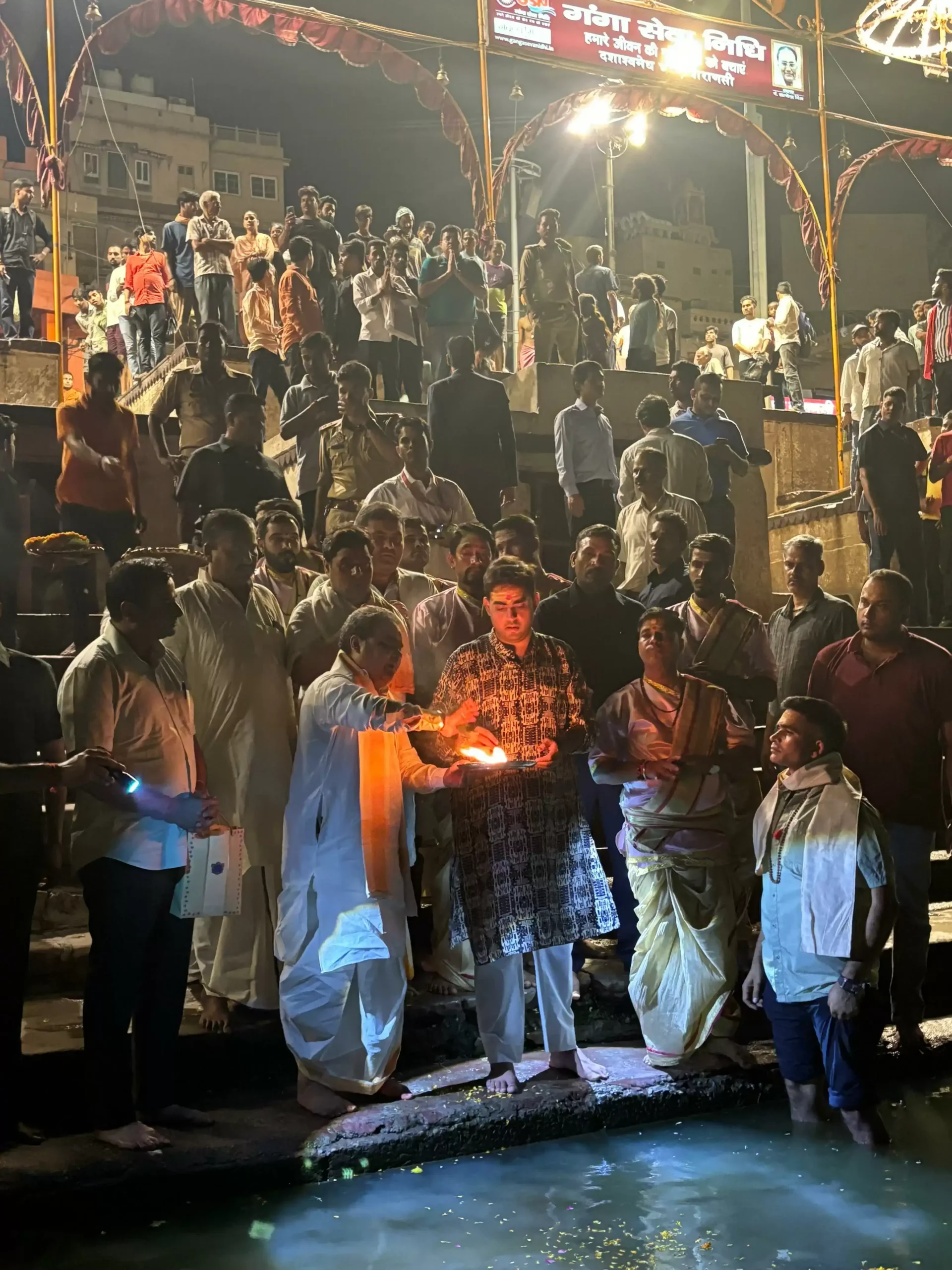 Photo of आकाश अंबानी ने काशी में किया बाबा का पूजन