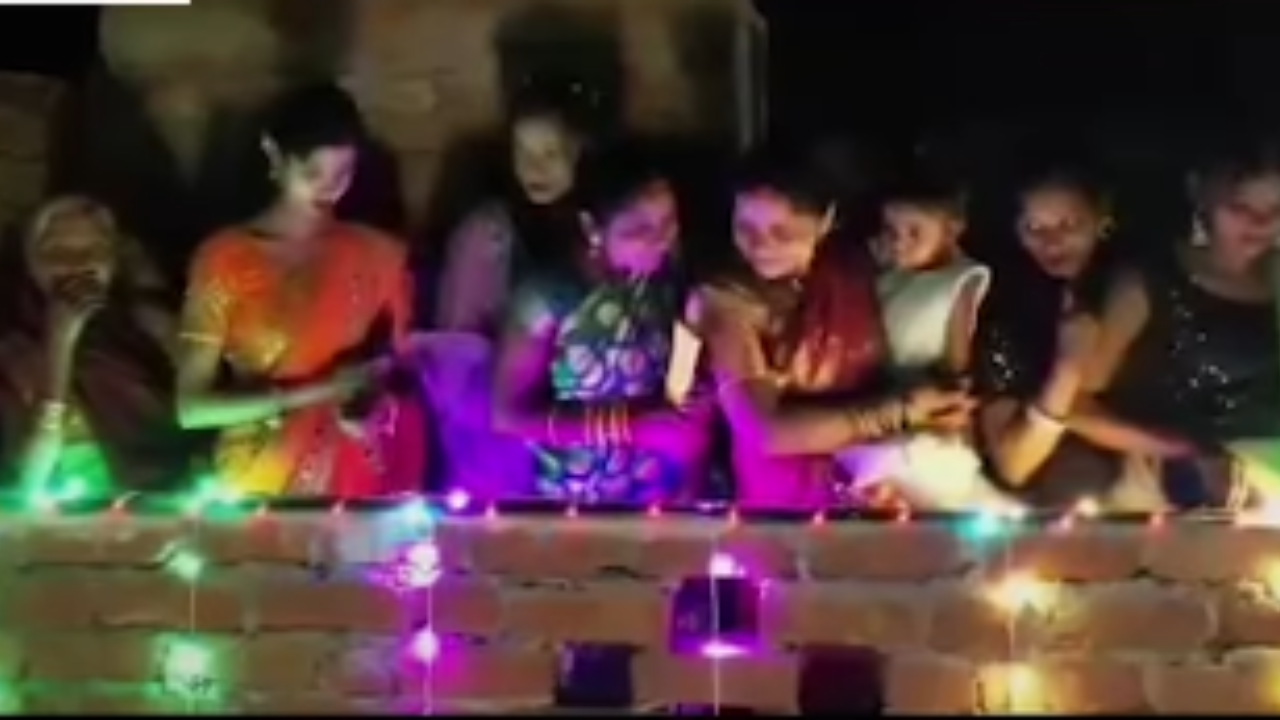 Photo of अमेठी में शादी की खुशियां बनी मातम: छत का छज्जा गिरा, मासूम बच्ची की मौत