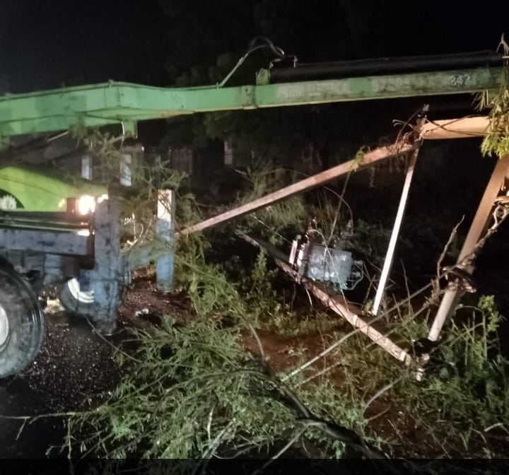 Photo of ऊर्जा मंत्री ए.के. शर्मा का निर्देश: आंधी-तूफान से प्रभावित इलाकों में बिजली आपूर्ति बहाल