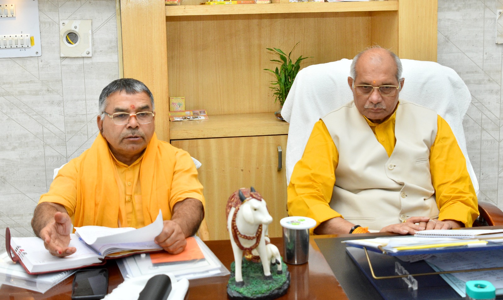 Photo of स्थानीय स्तर पर गो जनित उत्पादों की मांग को बढ़ावा दिया जाए। -पशुधन मंत्री श्री धर्मपाल सिंह