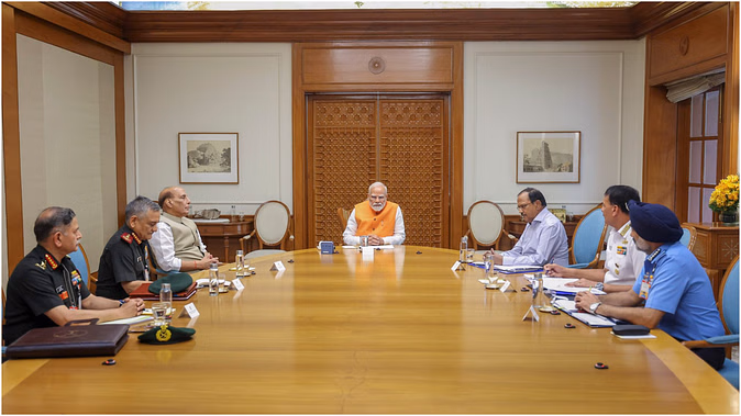 Photo of पहलगाम आतंकी हमले के बाद पीएम मोदी से मिले रक्षा सचिव, पाकिस्तान को कड़ा संदेश