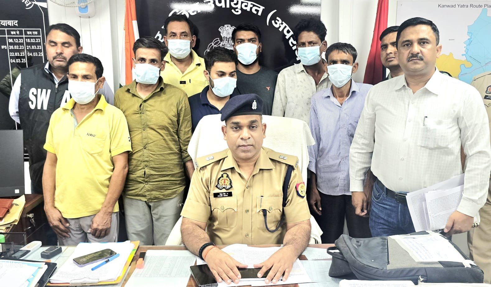 Photo of गाजियाबाद में ‘जमानत गैंग’ का पर्दाफाश