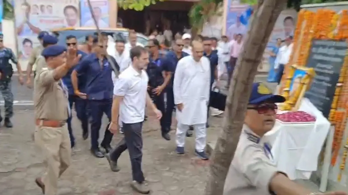 Photo of जूते पहनकर श्रद्धांजलि पर घमासान: राहुल गांधी की हरकत पर भड़के CM मोहन यादव