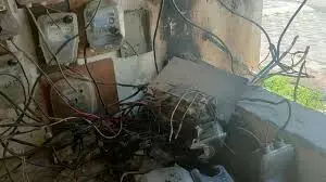 Photo of लखनऊ में मीटर बदली बनी सिरदर्द, खुले तारों से हादसे का डर