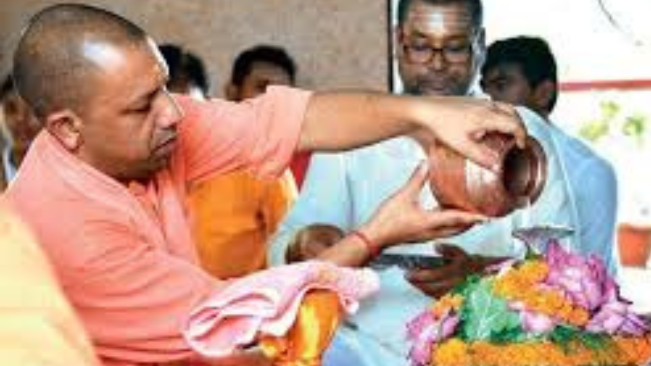 Photo of सावन के पहले सोमवार की CM योगी ने दी बधाई