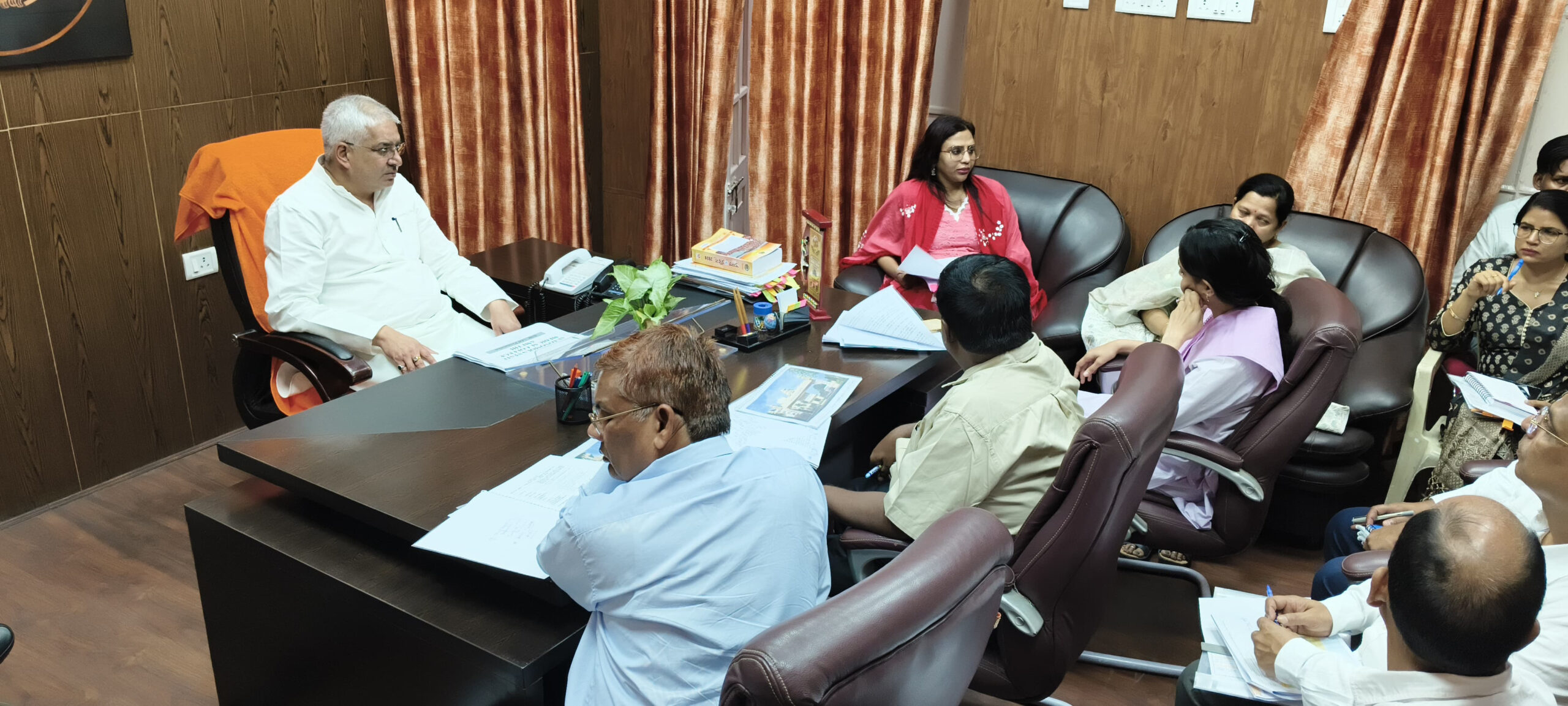 Photo of मेडिकल कॉलेज तिलोई निर्माण की समीक्षा बैठक संपन्न