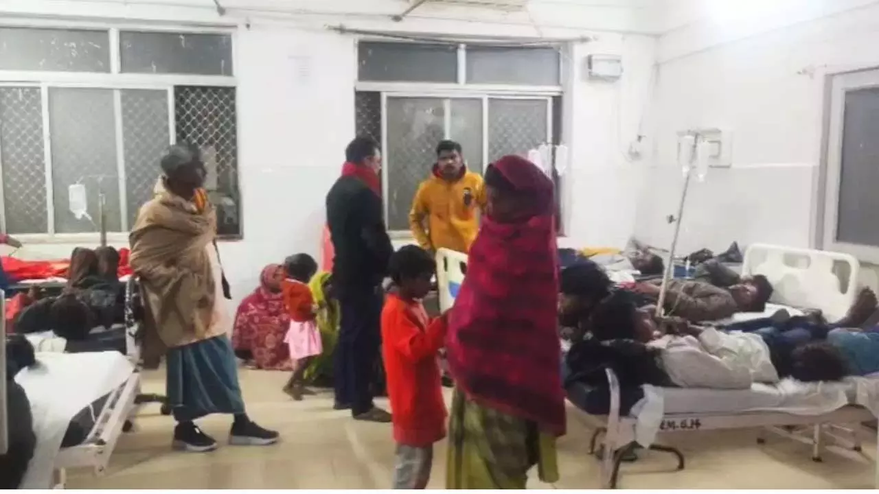 Photo of श्रावस्ती में बड़ा हादसा: जहरीले बीज खाकर 30 बच्चे बीमार, 10 की हालत गंभीर