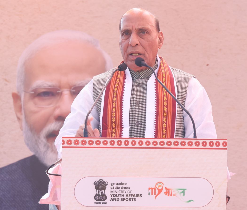 Photo of सशस्त्र बलों की क्षमताओं को बढ़ाने के लिए 79,000 करोड़ रुपए के प्रस्तावों को डीएसी ने दी स्वीकृति