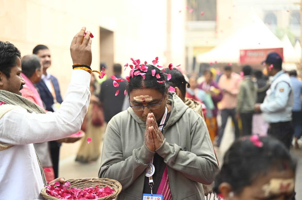 Photo of काशी तमिल संगमम् के छठवें समूह ने काशी विश्वनाथ मंदिर में किया दर्शन पूजन