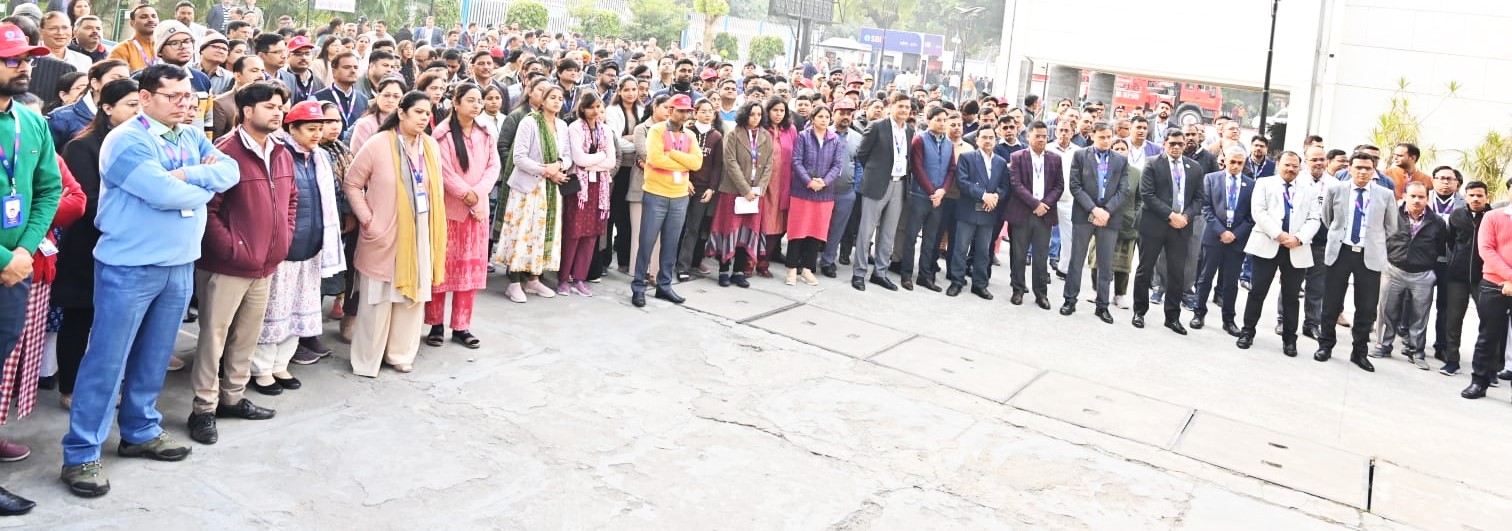 Photo of आपदा प्रबंधन की तैयारी- एसबीआई के स्थानीय प्रधान कार्यालय में फायर ड्रिल का आयोजन