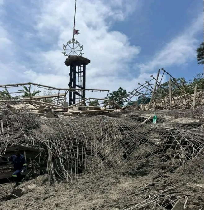 Photo of दक्षिण अफ्रीका में चार मंजिला मंदिर ढहा