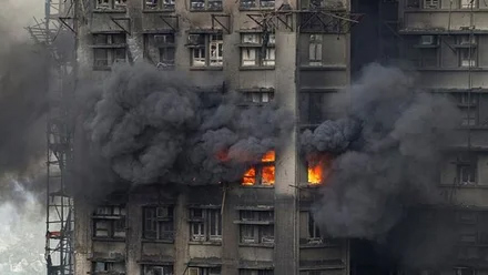 Photo of हांगकांग आग हादसा: मृतकों की संख्या बढ़कर 151