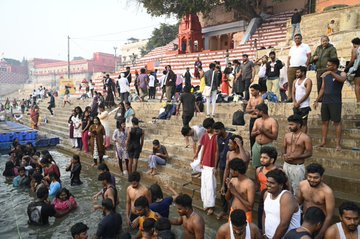 Photo of काशी तमिल संगमम् 4.0: हनुमान घाट पर पवित्र स्नान, आस्था और एकता का प्रतीक