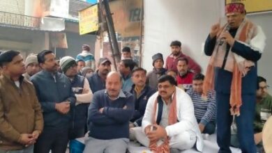 Photo of व्यापारियों की पीड़ा सुनकर विनीत अग्रवाल शारदा हुए आग-बबूला, बोले – “व्यापारी मेरी आत्मा है, उनके सम्मान से कोई समझौता बर्दाश्त नहीं”