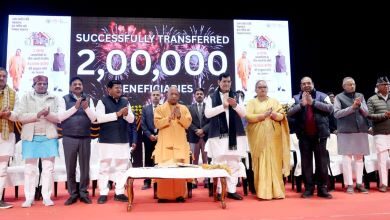 Photo of मुख्यमंत्री योगी आदित्यनाथ ने सिंगल क्लिक से भेजी 2,094 करोड़ की पहली किस्त