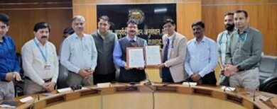 Photo of भाषाई दीवारें टूटेंगी, आयुर्वेद होगा जन-जन तक: CCRAS–अनुवादिनी AI समझौता