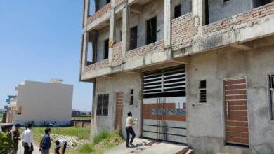 Photo of बिना नक्शा-स्वीकृति के खड़े हो रहे बहुमंजिला ढांचे, सिस्टम पर उठे सवाल