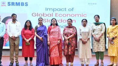 Photo of वैश्विक मंदी पर चर्चा, लेकिन युवाओं के रोजगार संकट पर सवाल