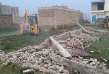 Photo of कानपुर में अवैध प्लॉटिंग पर बुलडोजर, 11 बीघे में निर्माण ध्वस्त