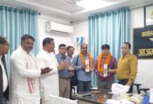 Photo of बस में छूटा 5 लाख रुपये से भरा बैग, परिवहन कर्मियों की ईमानदारी से यात्री को मिला वापस