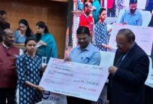 Photo of लखनऊ में ऋण वितरण शिविर, लाभार्थियों को सौंपे गए चेक