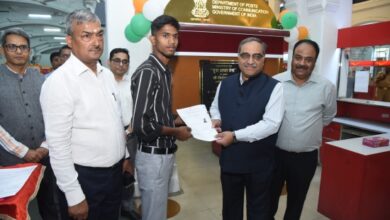 Photo of चार नए आधार काउंटर, लेकिन क्या खत्म होगी लंबी कतारें ?