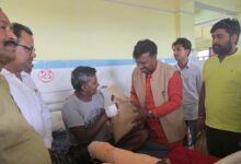 Photo of जन्मदिन पर सेवा का संकल्प: विधायक चंद्रभानु पासवान ने मरीजों संग बांटी खुशियां