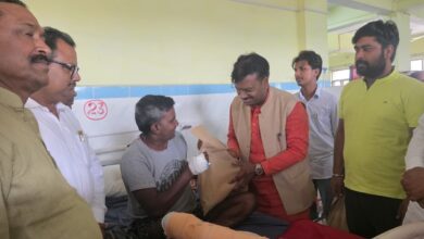 Photo of जन्मदिन पर सेवा का संकल्प: विधायक चंद्रभानु पासवान ने मरीजों संग बांटी खुशियां