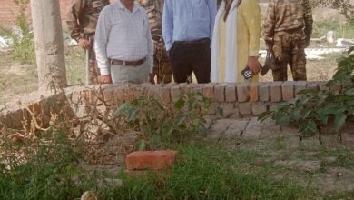 Photo of तालाब की जमीन पर चला बुलडोज़र, करोड़ों की सरकारी संपत्ति मुक्त