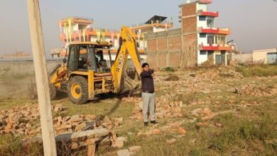 Photo of कानपुर में अवैध प्लाटिंग पर चला बुलडोजर, 10.5 बीघा क्षेत्र में कार्रवाई