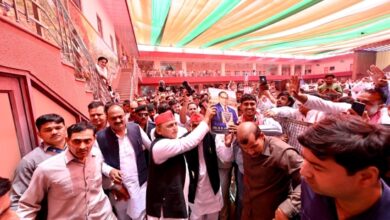 Photo of “2017 से पहले खुद सीएम की कोई पहचान नहीं थी”; अखिलेश का योगी आदित्यनाथ पर सीधा और करारा पलटवार!