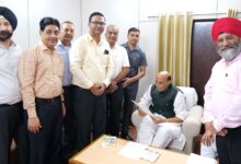 Photo of लखनऊ के सूक्ष्म उद्योग बर्बादी की कगार पर, रक्षा मंत्री की चौखट पर पहुंचे बेबस उद्यमी