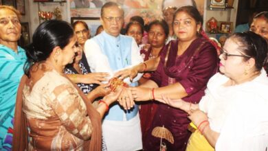 Photo of सर्वोच्च न्यायालय के बहाने अपनों को ही तबाह कर रही अफसरशाही; न मिला पुनर्वास, न मुआवजा, भुखमरी की कगार पर पहुंचे व्यापारी