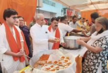 Photo of बड़ा मंगल पर भक्तिमय हुई राजधानी: सपा मुख्यालय में हनुमान जी की विशेष पूजा