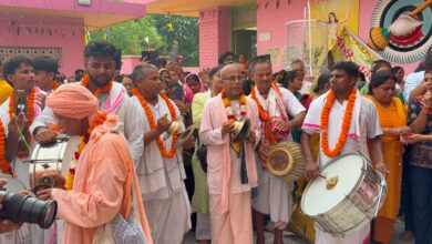 Photo of आस्था का भव्य सैलाब: लखनऊ में काष्ठ रथ पर सवार होकर नगर भ्रमण पर निकले महाप्रभु जगन्नाथ