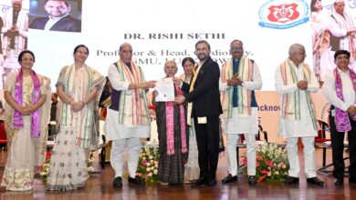 Photo of चिकित्सक के हाथों में केवल डिग्री नहीं, बल्कि मानव जीवन की रक्षा का दायित्व: