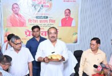 Photo of यूपी आम महोत्सव 2026: ‘खराब’ आम और ‘नेगेटिव नैरेटिव’ का सरकारी बहाना