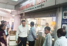 Photo of आगरा में नकली दवाओं के बड़े सिंडिकेट का भंडाफोड़: 13 फर्मों पर छापा, 58 लाइसेंस निरस्त और 9 एफआईआर दर्ज