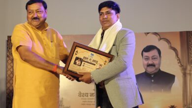 Photo of ग़ज़लों की महफ़िल में सजी अदब और सम्मान की शाम